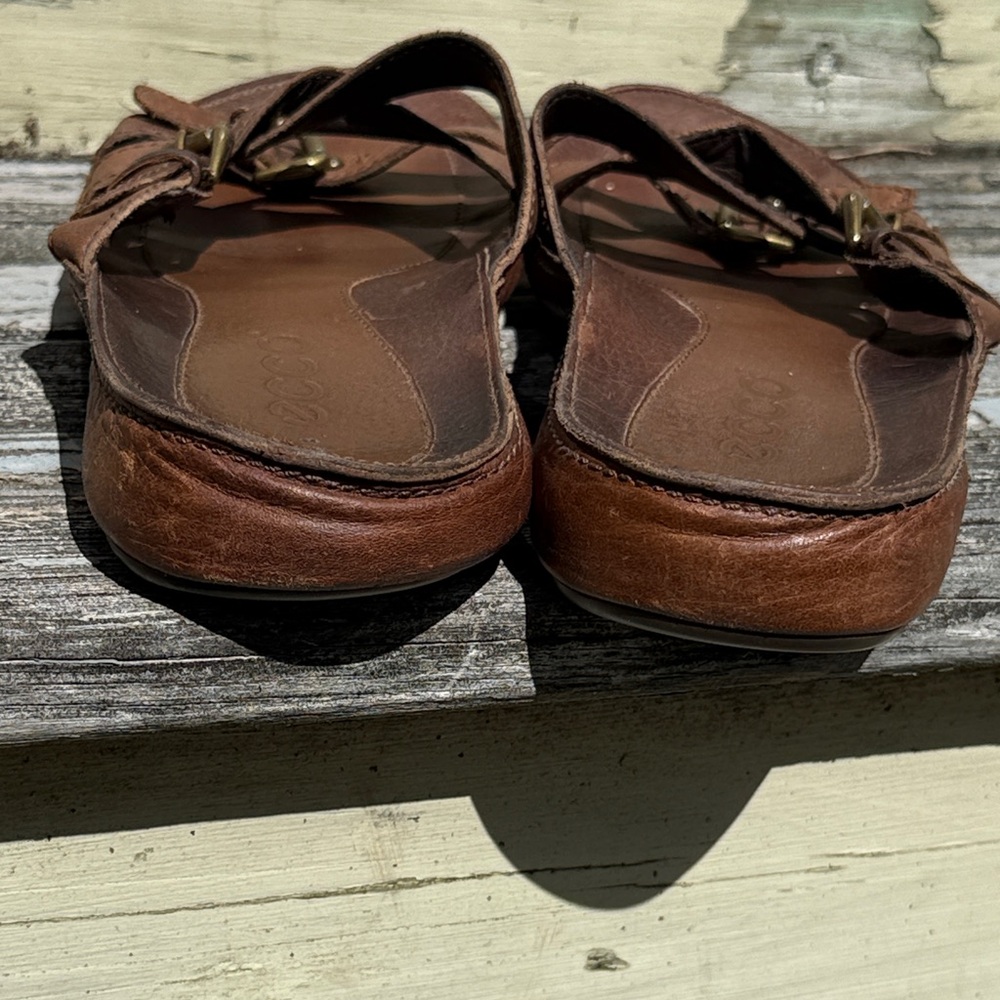 Ecco Women's Dark Brown Leather Sandals Slides size 8 39 distressed flip flops - Picture 11 of 14